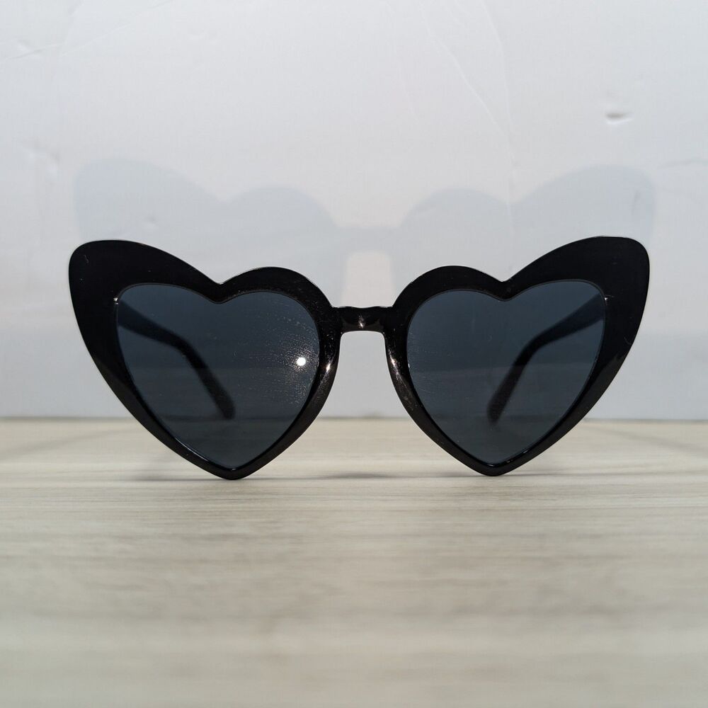 Heart Shaped Black Sunglasses Retro Cat Eye Fashion Women’s Mr&Mrs.